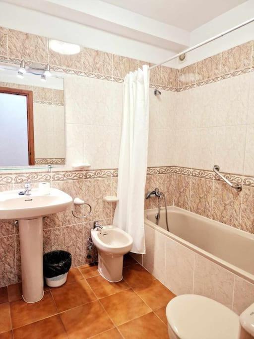 Comfortable Centrally Located Apartment Playa Feñabe エクステリア 写真